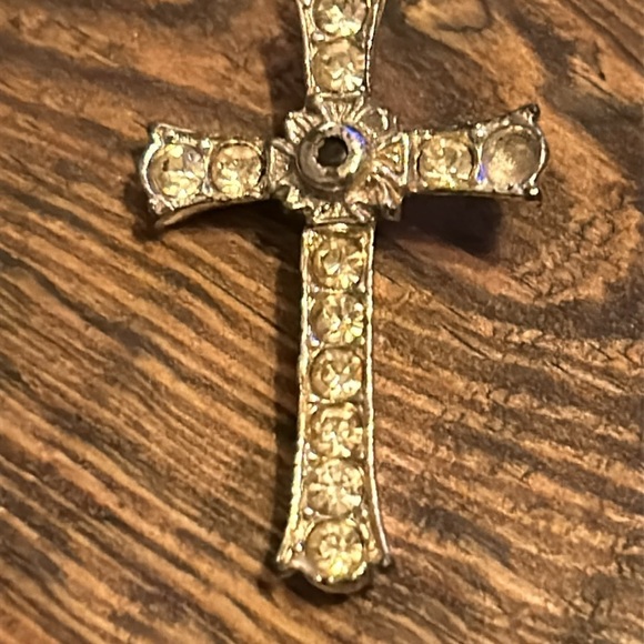 Vintage silver cross pendant with rhinestones - Picture 3 of 3